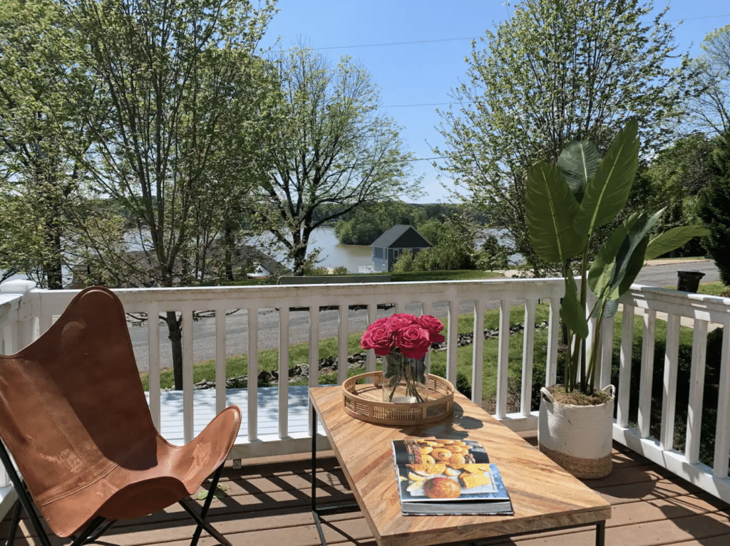 Serene lakeside balcony Lake Norman